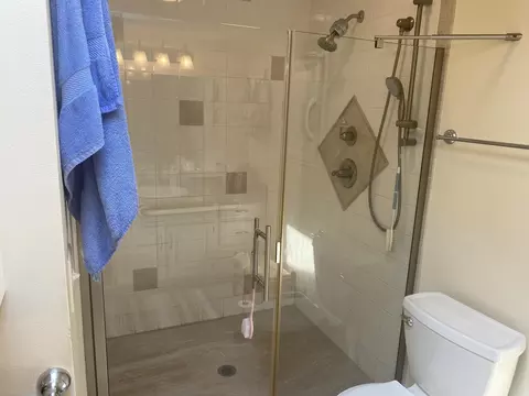 Bath - 17 Pendleton Way, Bloomington, IL 61704 photo 3 of 5