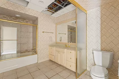 Bath - 80 Ashton Dr, Burr Ridge, IL 60527 photo 3 of 5