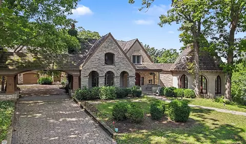Exterior - 80 Ashton Dr, Burr Ridge, IL 60527 photo 2 of 5