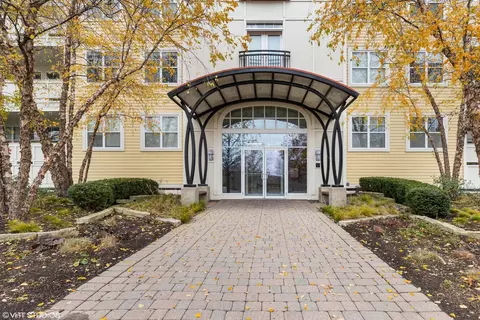 977 Harris Rd #34, Grayslake, IL 60030