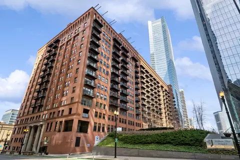 165 N Canal St #1406, Chicago, IL 60606