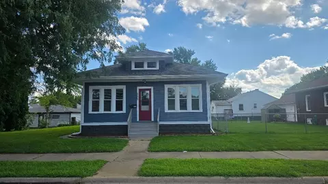 345 7th Ave N, Clinton, IA 52732