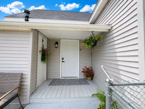 Exterior - 201 Mc Kinley St, Georgetown, IL 61846 photo 3 of 6