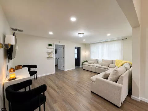 Living - 201 Mc Kinley St, Georgetown, IL 61846 photo 1 of 2