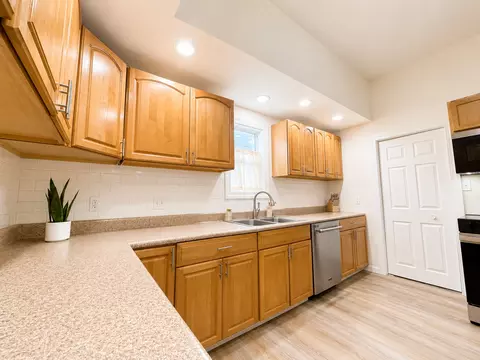 Kitchen - 201 Mc Kinley St, Georgetown, IL 61846 photo 3 of 4