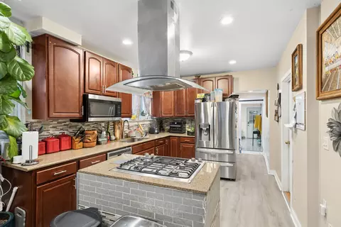 Kitchen - 4522 Lawndale Ave, Lyons, IL 60534 photo 2 of 5