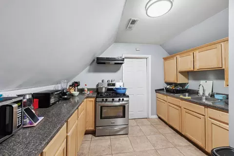 Kitchen - 4522 Lawndale Ave, Lyons, IL 60534 photo 5 of 5