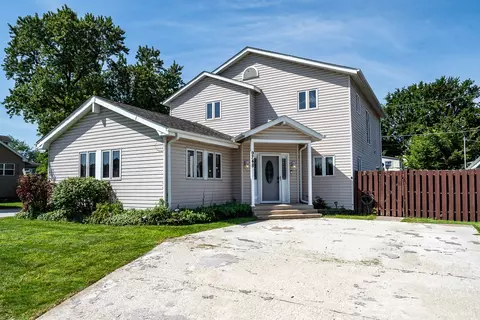 9748 Austin Ave, Oak Lawn, IL 60453