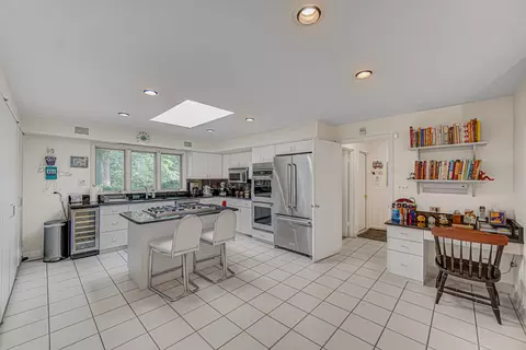 Kitchen - 68 Graymoor Ln, Olympia Fields, IL 60461 photo 1 of 4