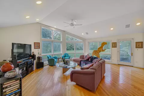 Living - 68 Graymoor Ln, Olympia Fields, IL 60461 photo 1 of 5