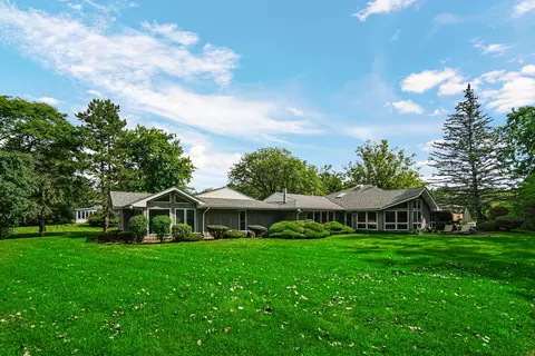 Exterior - 68 Graymoor Ln, Olympia Fields, IL 60461 photo 2 of 7
