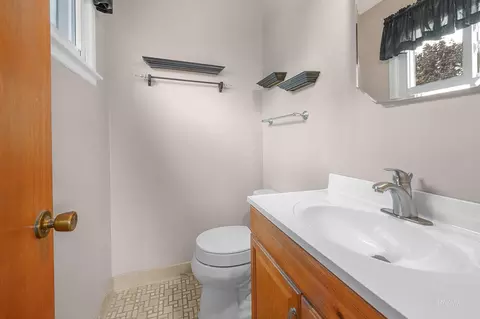 Bath - 21 W310 Tee Ln, Itasca, IL 60143 photo 1 of 3