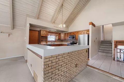 Kitchen - 21 W310 Tee Ln, Itasca, IL 60143 photo 1 of 4