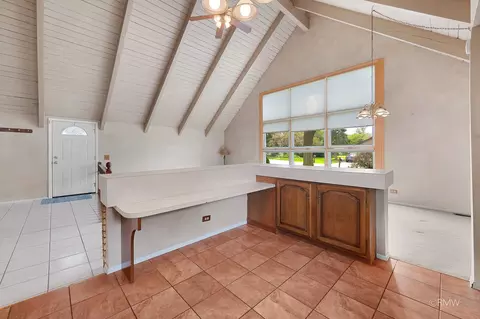 Kitchen - 21 W310 Tee Ln, Itasca, IL 60143 photo 2 of 4