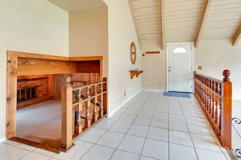 Entry Way - 21 W310 Tee Ln, Itasca, IL 60143 photo 1 of 1