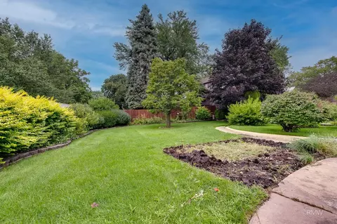 Exterior - 21 W310 Tee Ln, Itasca, IL 60143 photo 6 of 7
