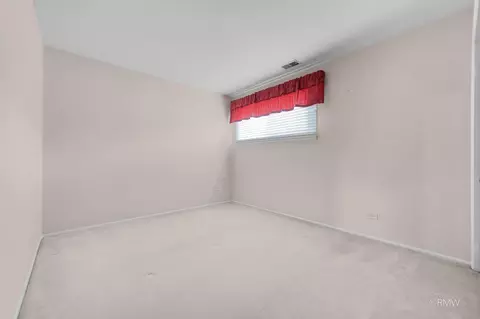 Bedroom - 21 W310 Tee Ln, Itasca, IL 60143 photo 4 of 5