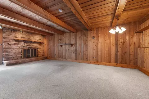 Living - 21 W310 Tee Ln, Itasca, IL 60143 photo 2 of 3