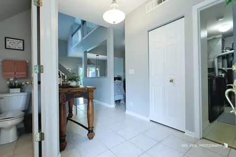 Entry Way - 606 Howard Ave, East Dundee, IL 60118 photo 1 of 2