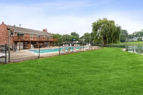 Exterior - 1105 Mount Vernon Ct #A, Wheaton, IL 60189 photo 3 of 3