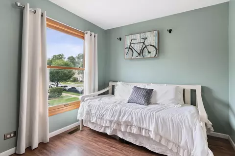 Bedroom - 1105 Mount Vernon Ct #A, Wheaton, IL 60189 photo 1 of 2