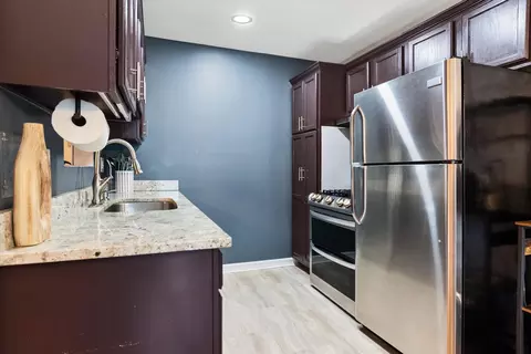Kitchen - 1105 Mount Vernon Ct #A, Wheaton, IL 60189 photo 1 of 2