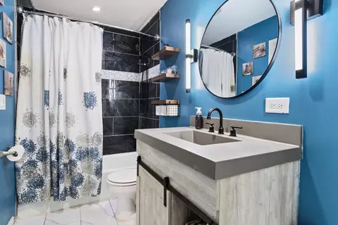 Bath - 1105 Mount Vernon Ct #A, Wheaton, IL 60189 photo 1 of 1