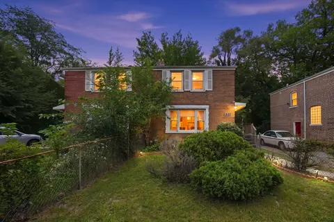 9709 S Yates Blvd, Chicago, IL 60617