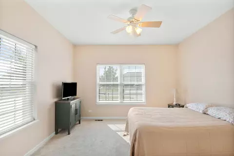 Bedroom - 912 Baltimore St, Mchenry, IL 60050 photo 3 of 3