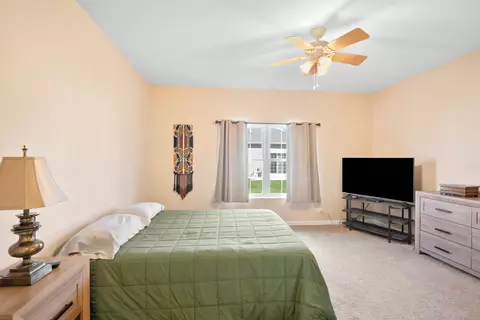Bedroom - 912 Baltimore St, Mchenry, IL 60050 photo 2 of 3