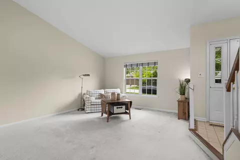 Living - 1233 Old Timber Ct, Hoffman Estates, IL 60192 photo 2 of 6