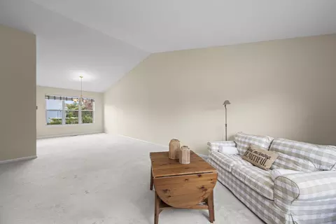 Living - 1233 Old Timber Ct, Hoffman Estates, IL 60192 photo 3 of 6