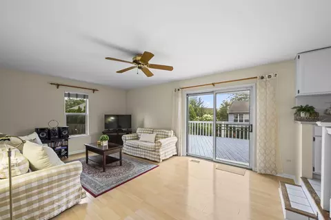 Living - 1233 Old Timber Ct, Hoffman Estates, IL 60192 photo 5 of 6
