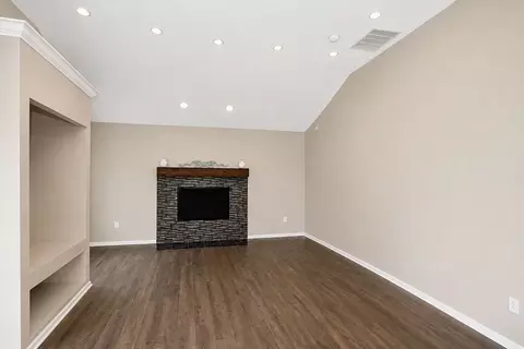 Living - 21503 W Georgetown Dr, Plainfield, IL 60544 photo 4 of 5