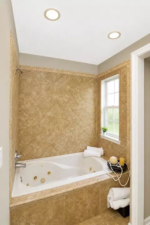 Bath - 21503 W Georgetown Dr, Plainfield, IL 60544 photo 4 of 4