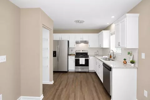 Kitchen - 21503 W Georgetown Dr, Plainfield, IL 60544 photo 1 of 3