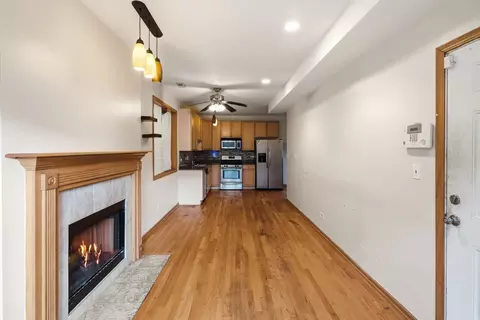 Living - 1469 E 69th St #2, Chicago, IL 60637 photo 2 of 3