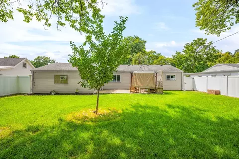 Exterior - 200 N Coolidge St, Normal, IL 61761 photo 2 of 7