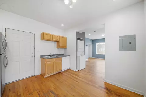Kitchen - 850 E 82nd St #3, Chicago, IL 60619 photo 3 of 4