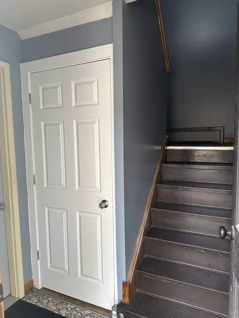 Entry Way - 7645 S Roberts Rd, Bridgeview, IL 60455 photo 2 of 3
