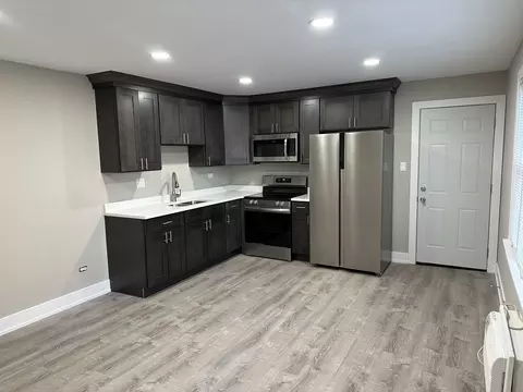Kitchen - 7645 S Roberts Rd, Bridgeview, IL 60455 photo 3 of 4