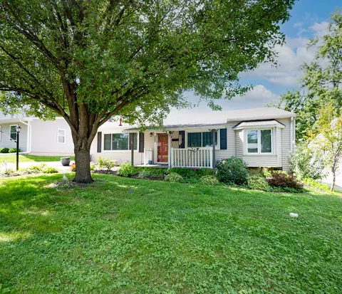 Exterior - 303 Macgregor Rd, Lockport, IL 60441 photo 4 of 5