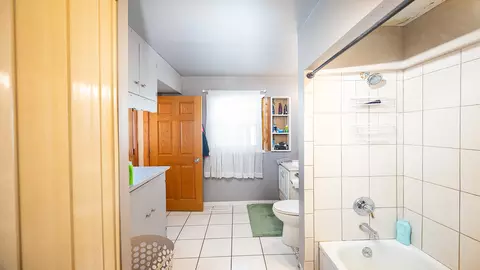 Bath - 303 Macgregor Rd, Lockport, IL 60441 photo 1 of 4