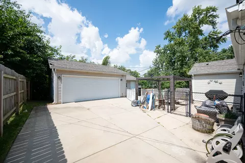 Exterior - 303 Macgregor Rd, Lockport, IL 60441 photo 2 of 5