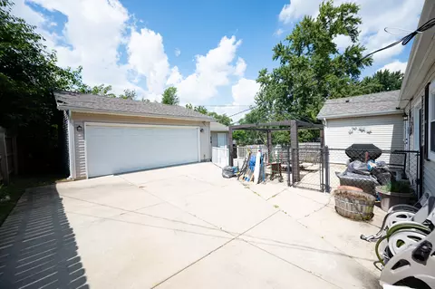 Exterior - 303 Macgregor Rd, Lockport, IL 60441 photo 1 of 5