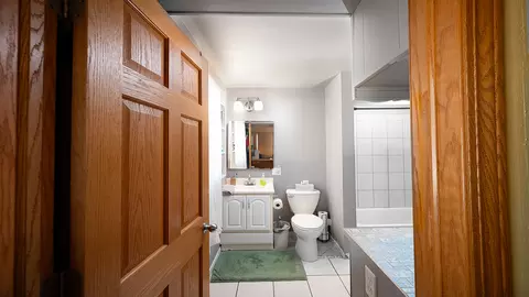 Bath - 303 Macgregor Rd, Lockport, IL 60441 photo 3 of 4