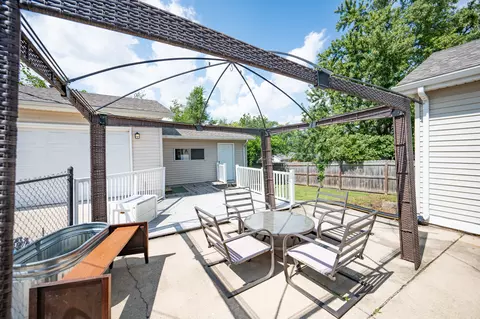 Exterior - 303 Macgregor Rd, Lockport, IL 60441 photo 3 of 5