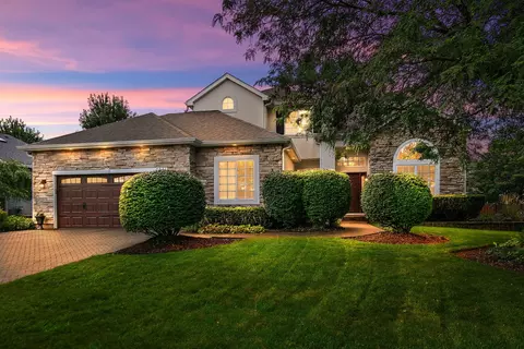 2221 Somerset Ln, Mundelein, IL 60060