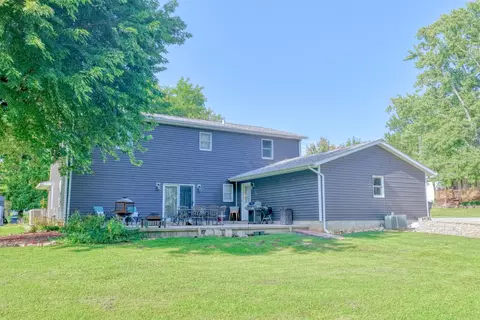 Exterior - 708 E Walnut St, Steeleville, IL 62288 photo 4 of 8