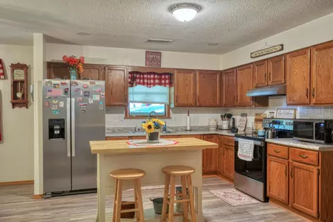 Kitchen - 708 E Walnut St, Steeleville, IL 62288 photo 7 of 8